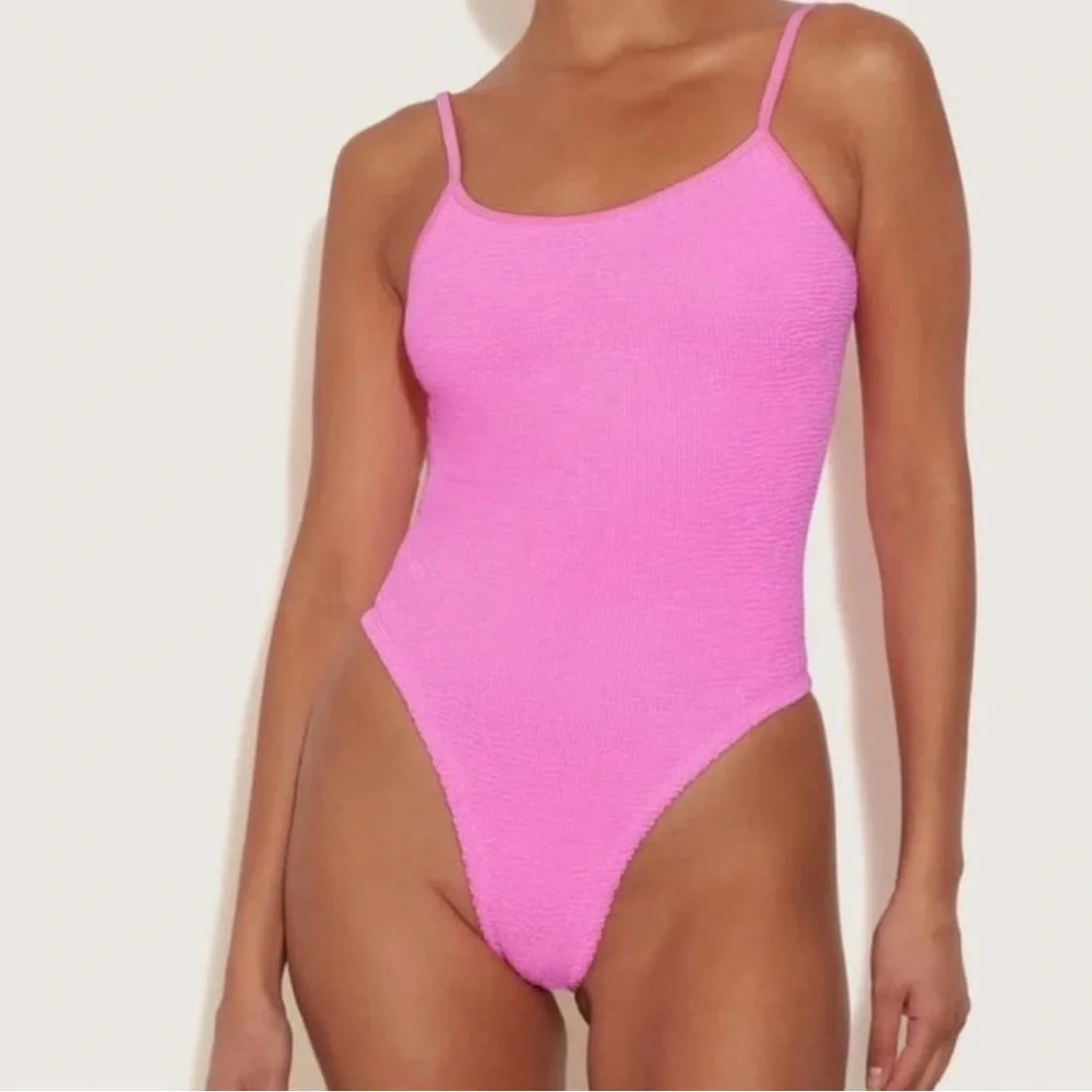 Price Firm - HUNZA G Petra One Piece - Bubblegum